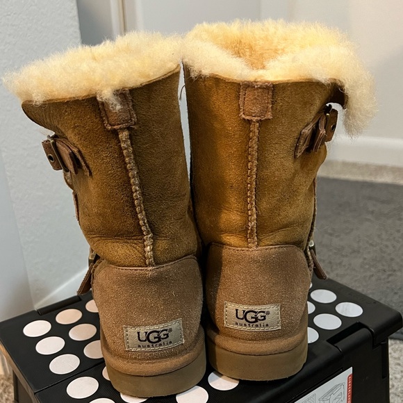 UGG Boots - Picture 2 of 6